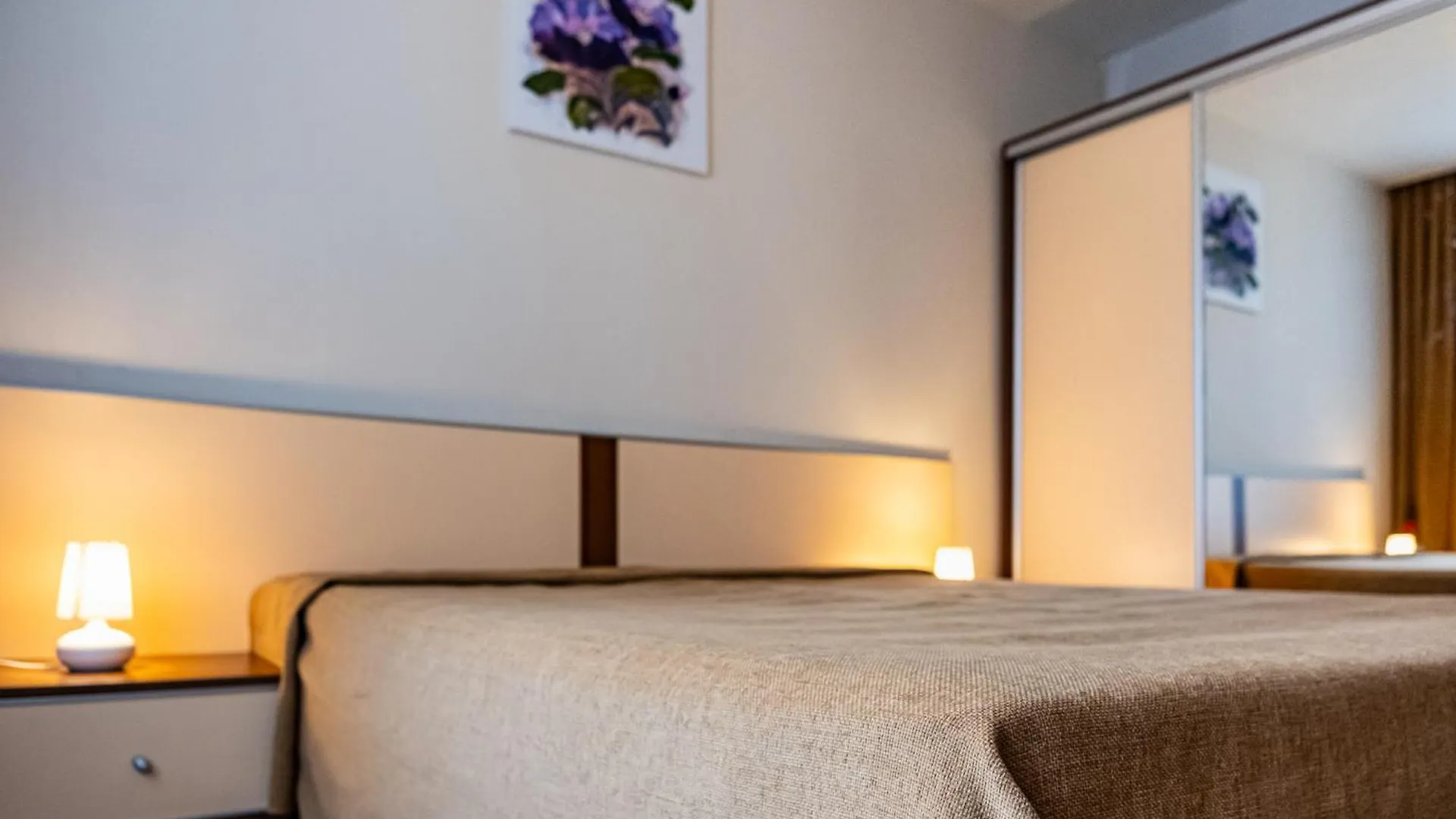 Primrose Apartment With Free Parking Варна