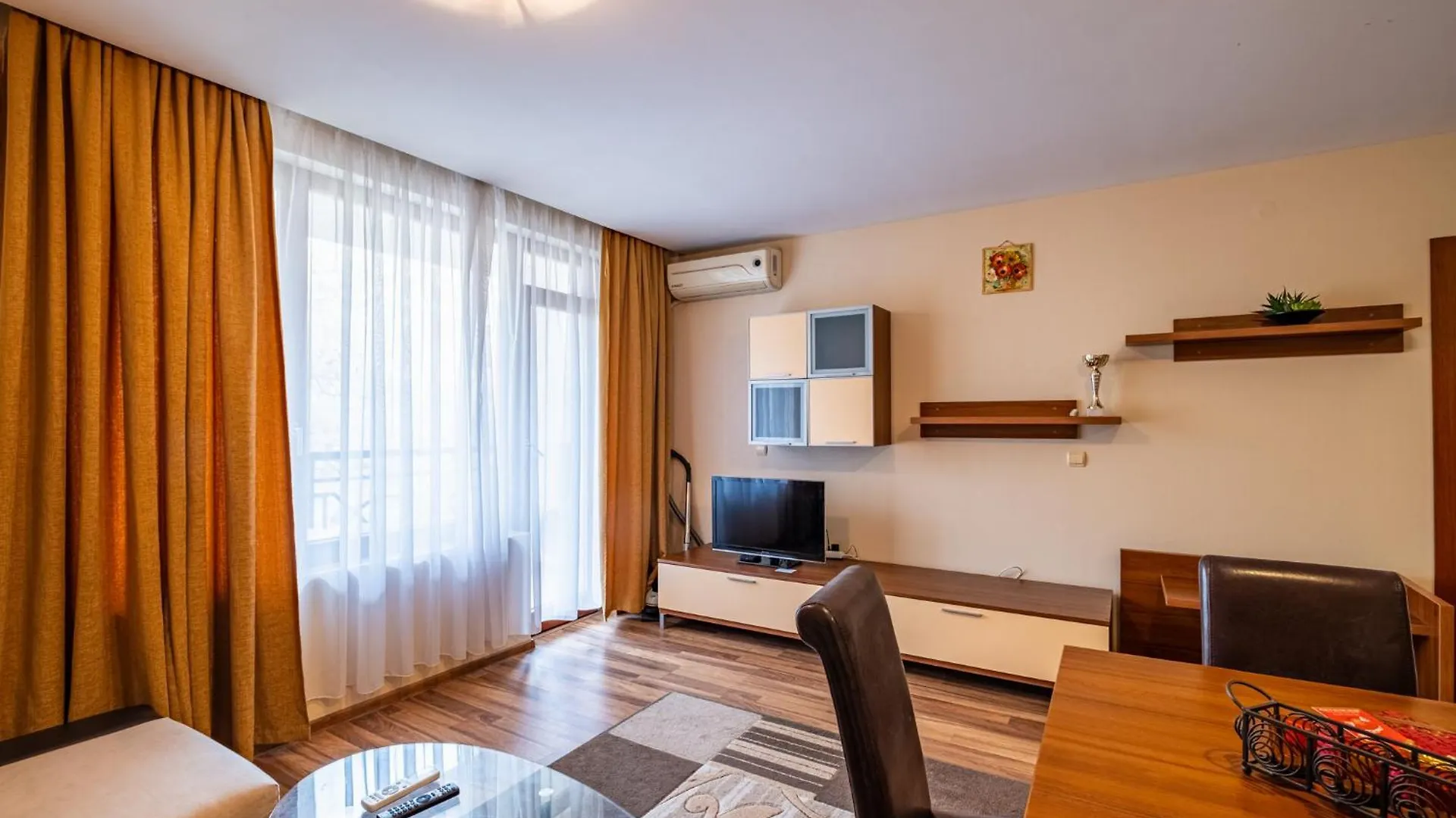 Primrose Apartment With Free Parking Варна 0*,  Болгария