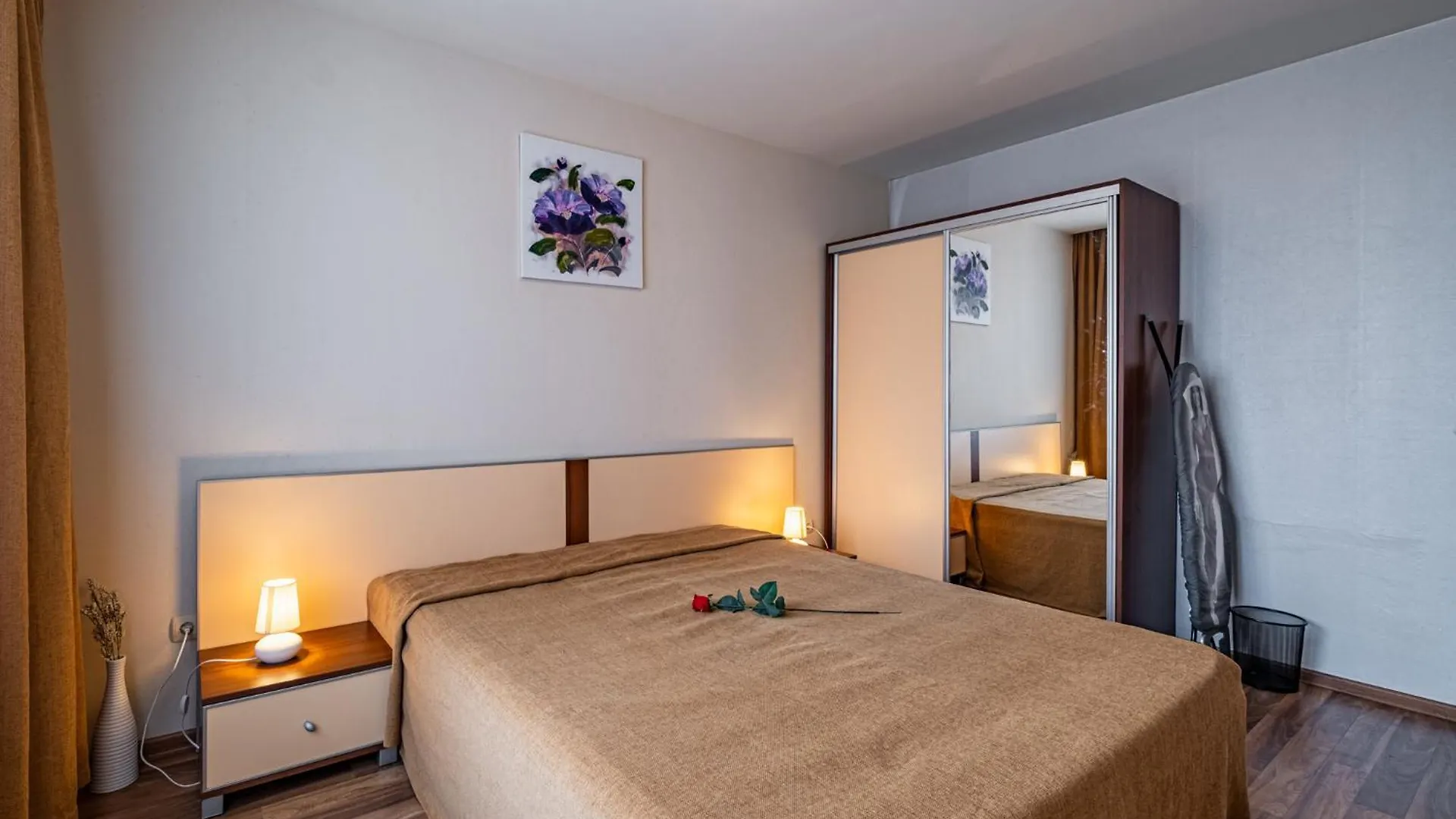 Primrose Apartment With Free Parking Варна