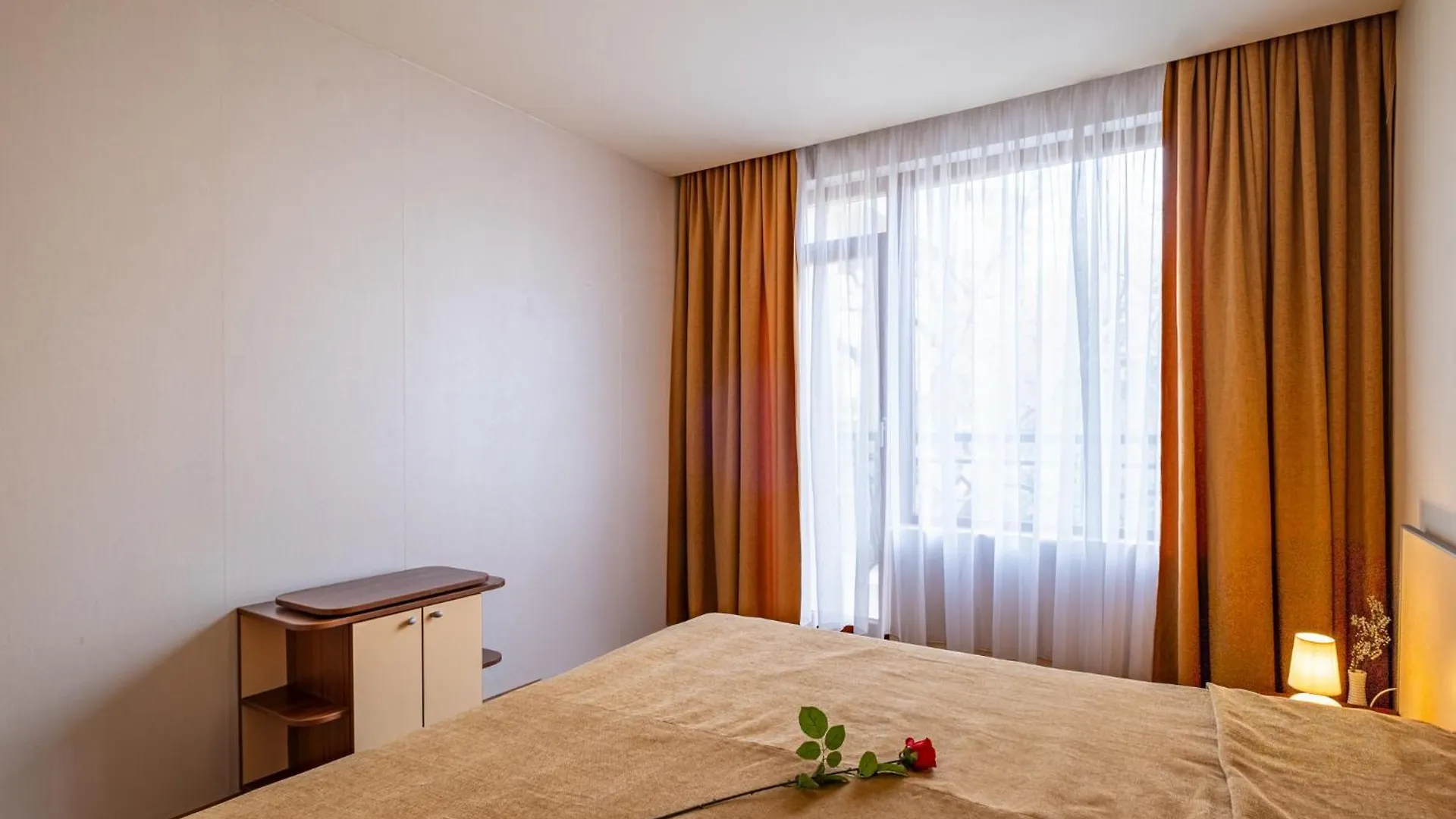 Primrose Apartment With Free Parking Varna